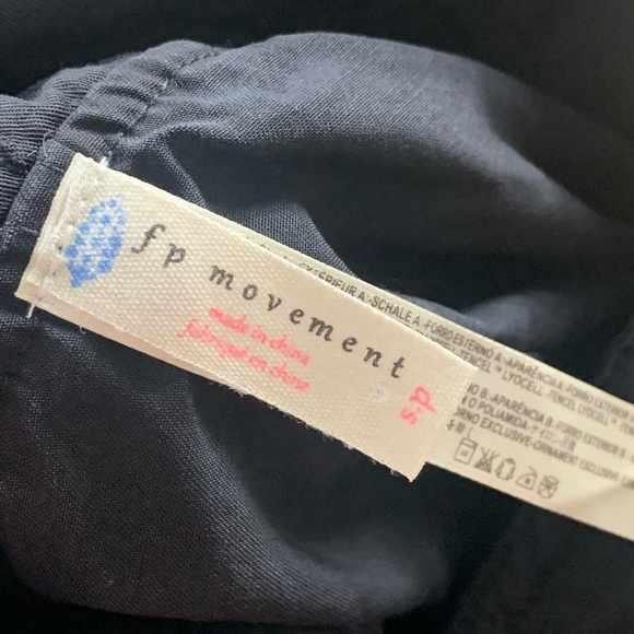 Free People Movement Far & Away Black Pullover Windbreaker Jacket - Picture 8 of 12